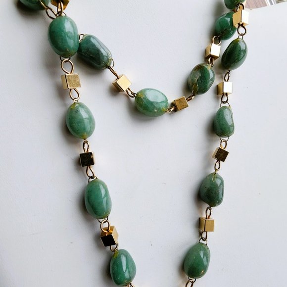 Aventurine Gemstone Necklacer with Goldtone Cubes - Picture 4 of 4
